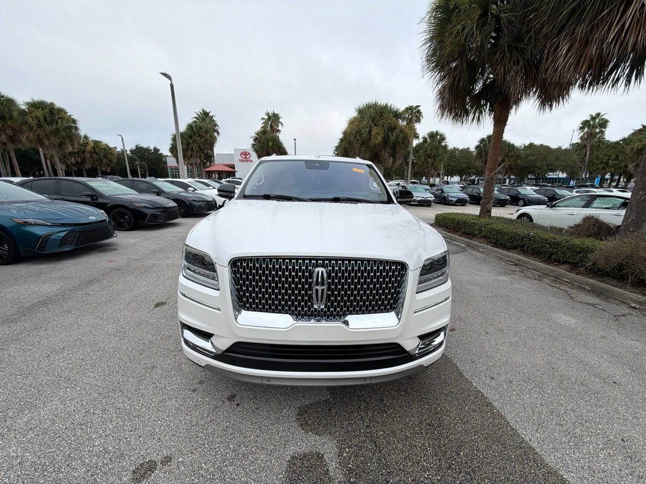 Used 2019 Lincoln Navigator Select w/ Technology Package RWD image 5