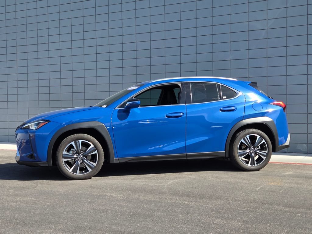 Used 2022 Lexus UX 200 w/ Accessory Package (Z1) FWD image 2