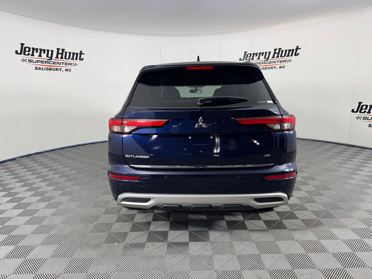 Used 2022 Mitsubishi Outlander SE image 9