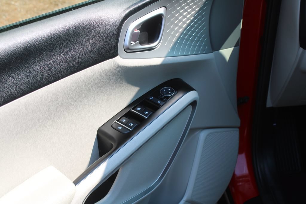 Certified 2021 Kia Soul LX FWD image 18