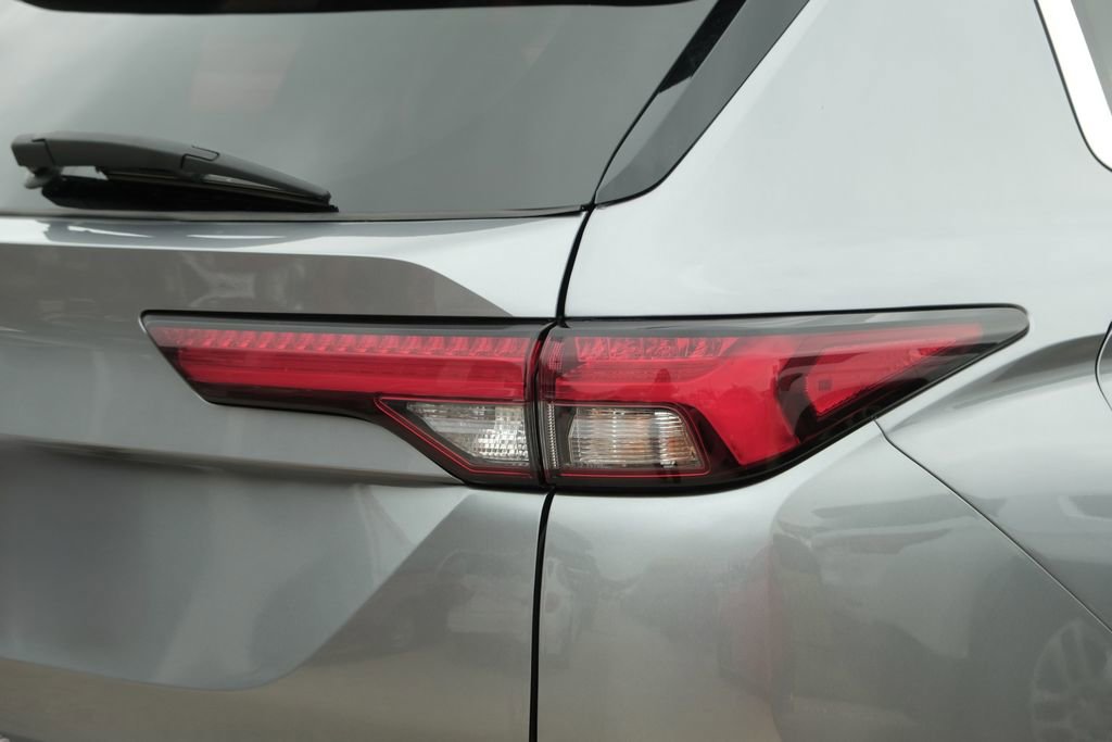 Used 2024 Mitsubishi Outlander SE AWD/4WD image 42