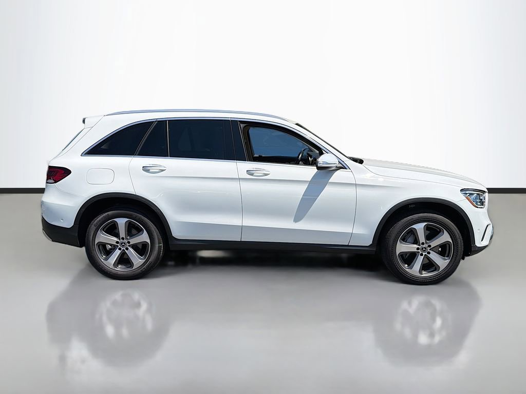 Used 2022 Mercedes-Benz GLC 300 4MATIC w/ Premium Package Lite image 4