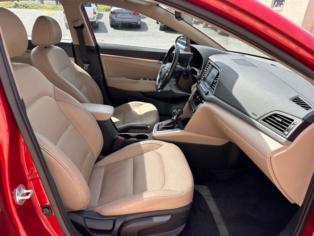 Used 2017 Hyundai Elantra Limited w/ Limited Tech Package 04 image 4
