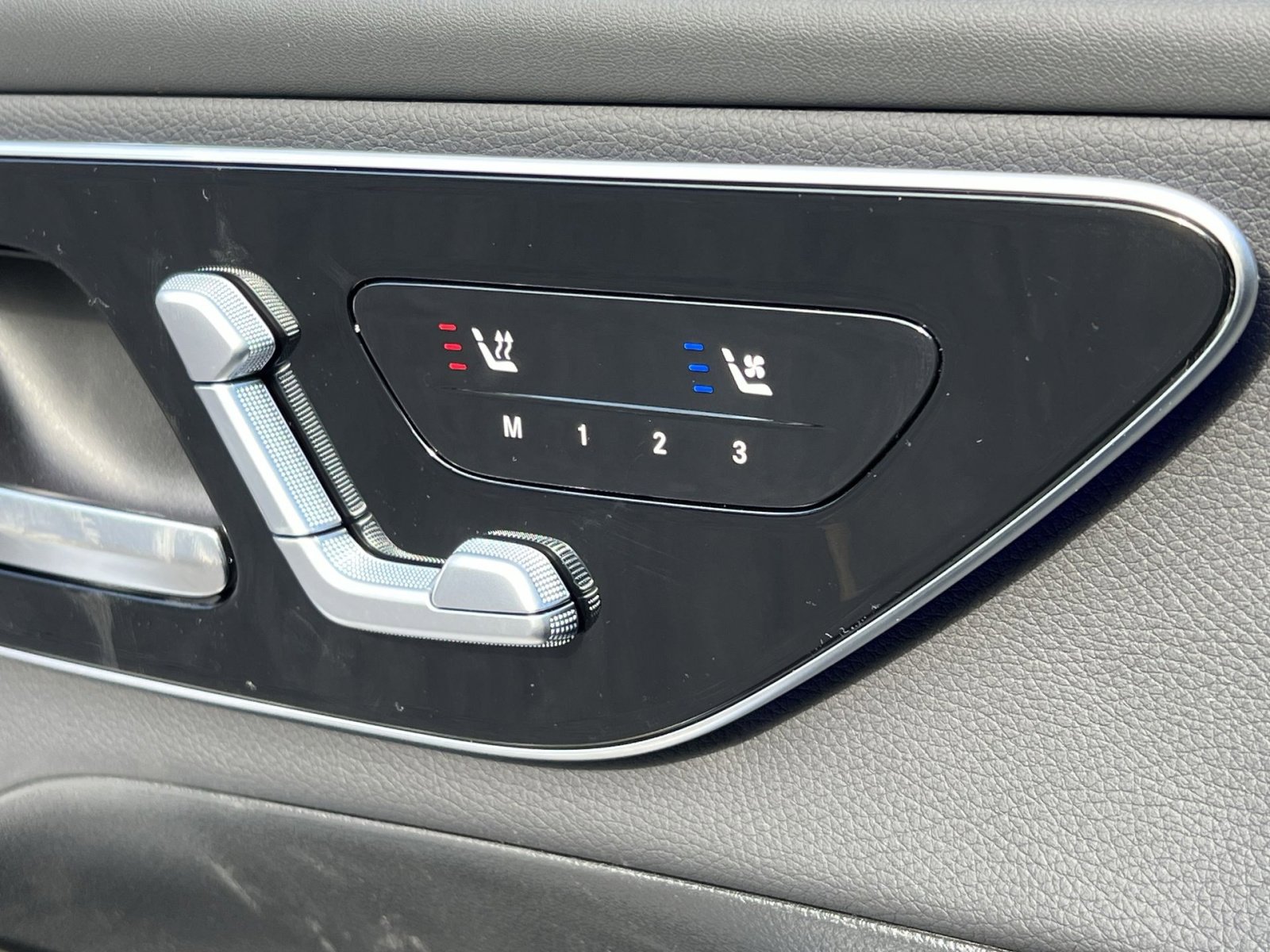 New 2026 Mercedes-Benz GLC 300 4MATIC image 33