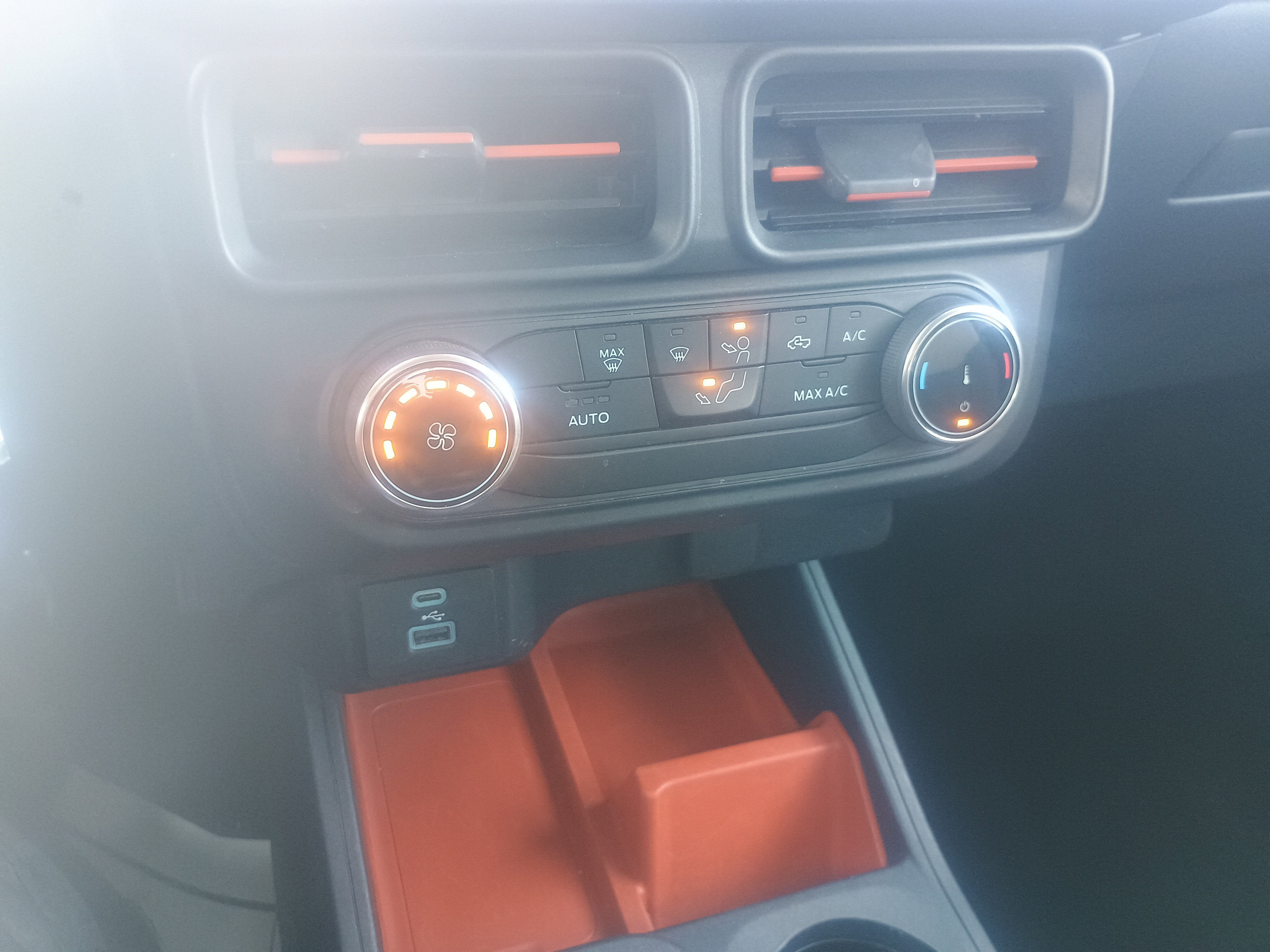 Used 2022 Ford Maverick XLT image 25