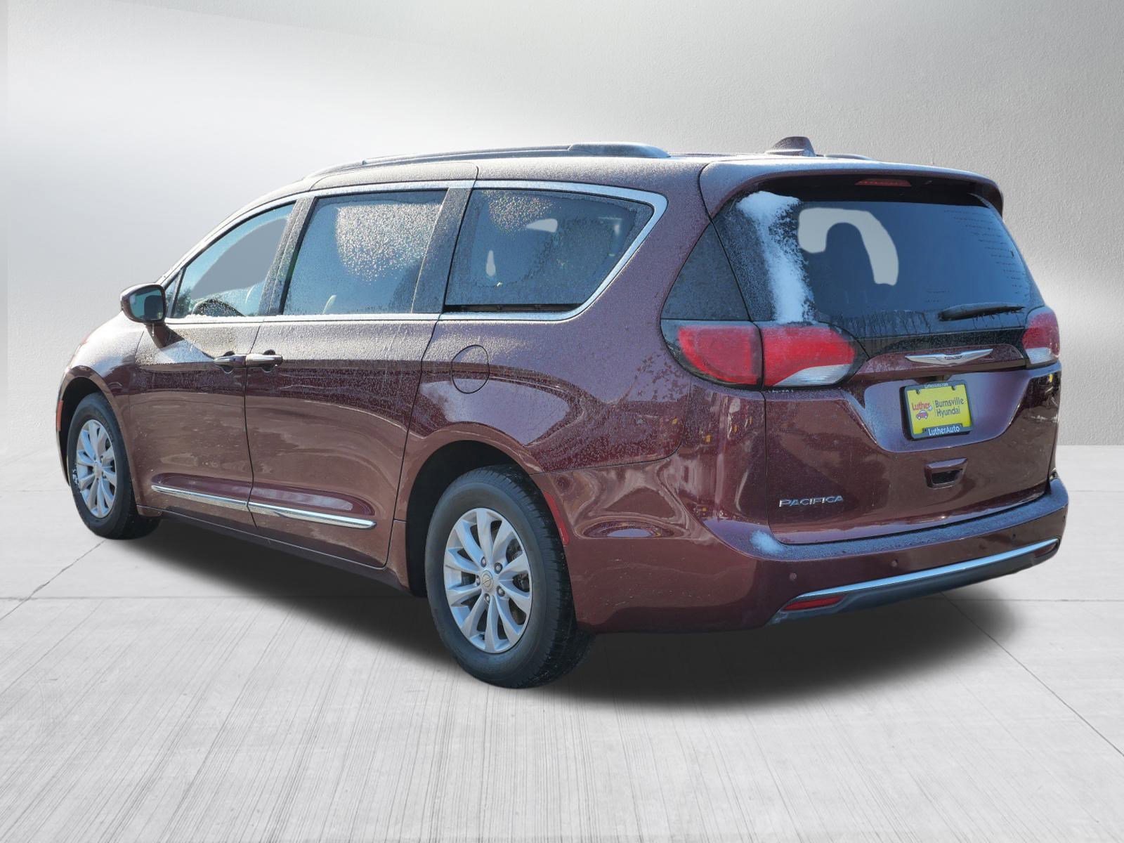 Used 2017 Chrysler Pacifica Touring-L image 5