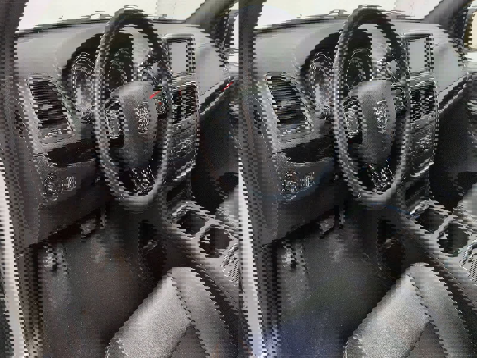 Certified 2018 Dodge Grand Caravan SXT w/ Driver Convenience Group image 10