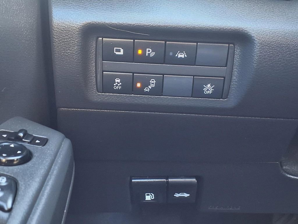 Certified 2025 Nissan Kicks Play S image 17