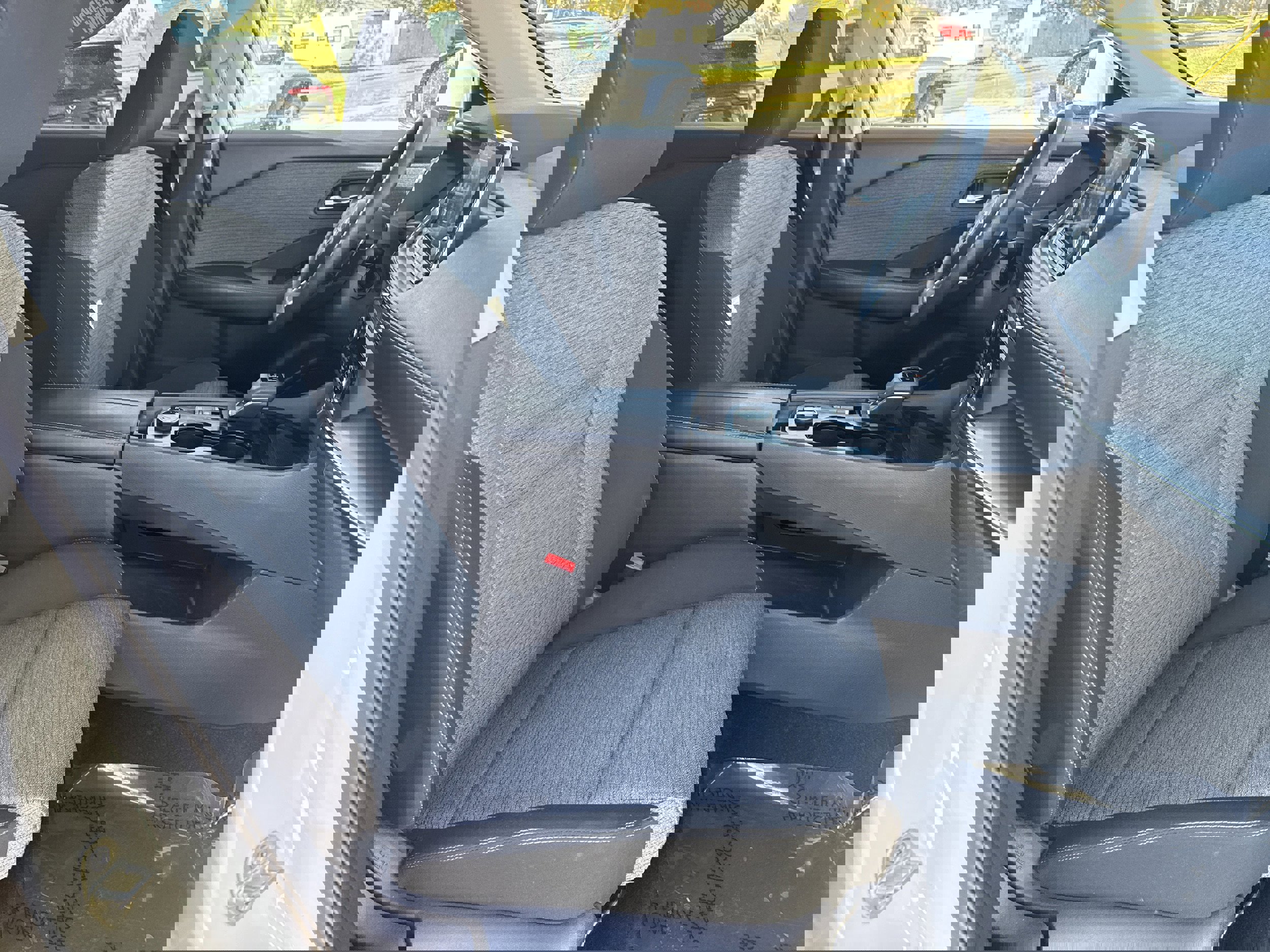 Used 2023 Nissan Rogue SV image 9