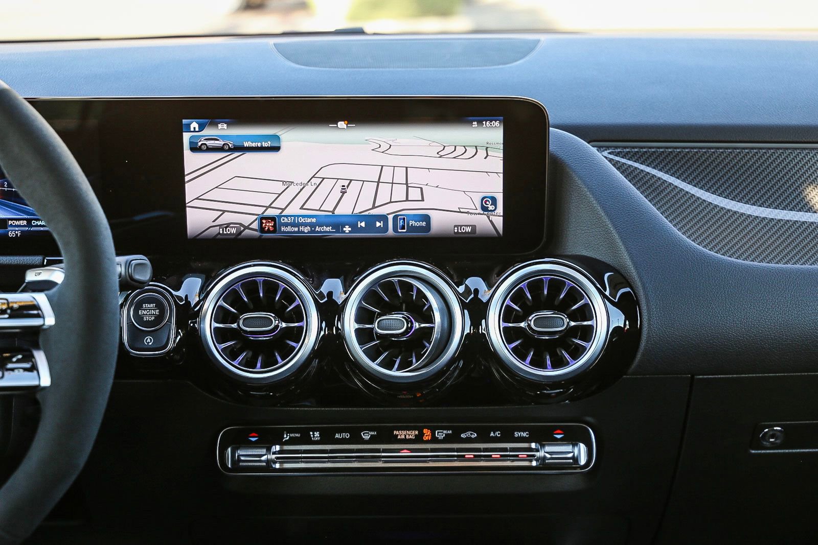 New 2025 Mercedes-Benz GLA 35 AMG 4MATIC image 14