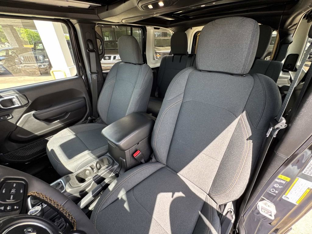 Used 2024 Jeep Wrangler Unlimited image 49