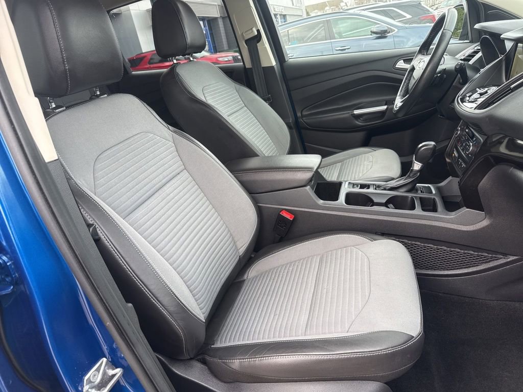 Used 2017 Ford Escape Titanium image 38