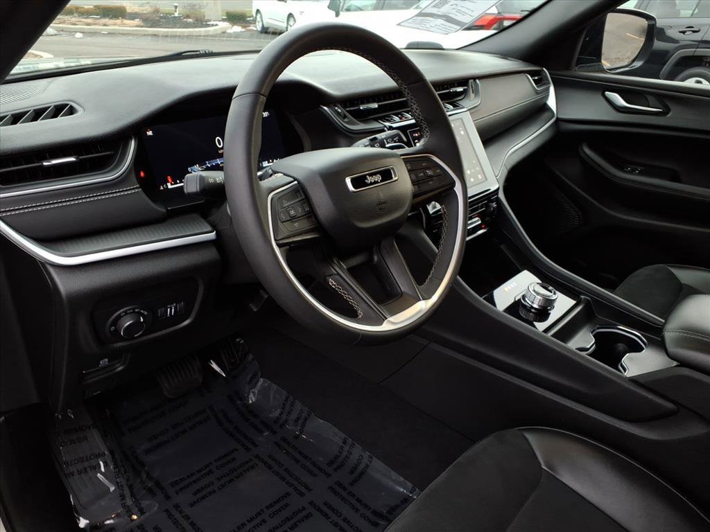 Used 2024 Jeep Grand Cherokee L Laredo image 17