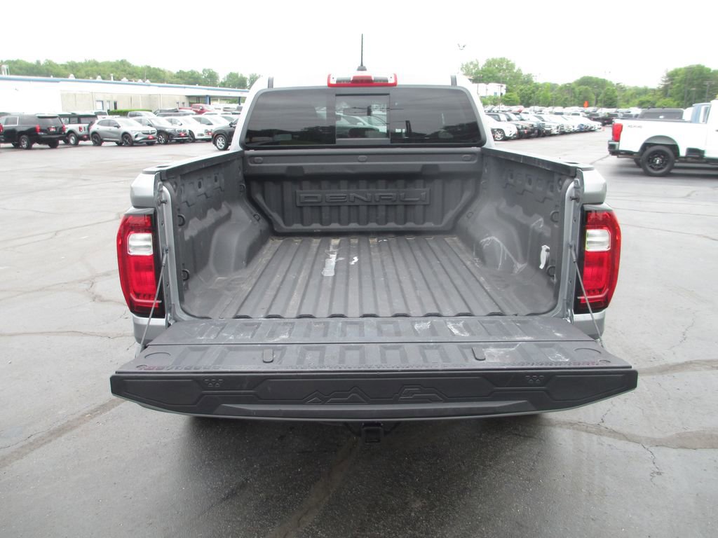 Used 2024 GMC Canyon Denali AWD/4WD image 8