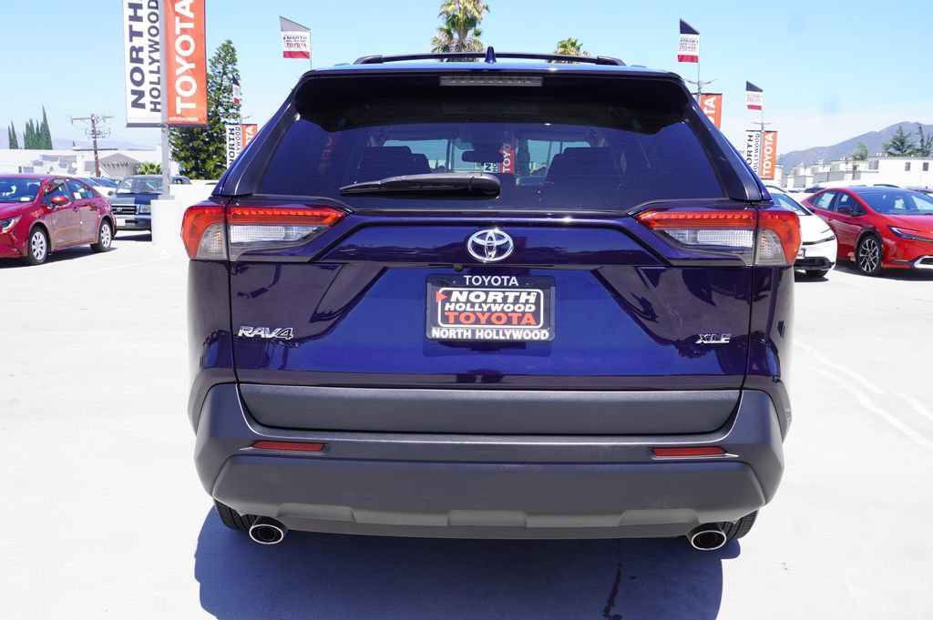 Used 2021 Toyota RAV4 XLE FWD image 6