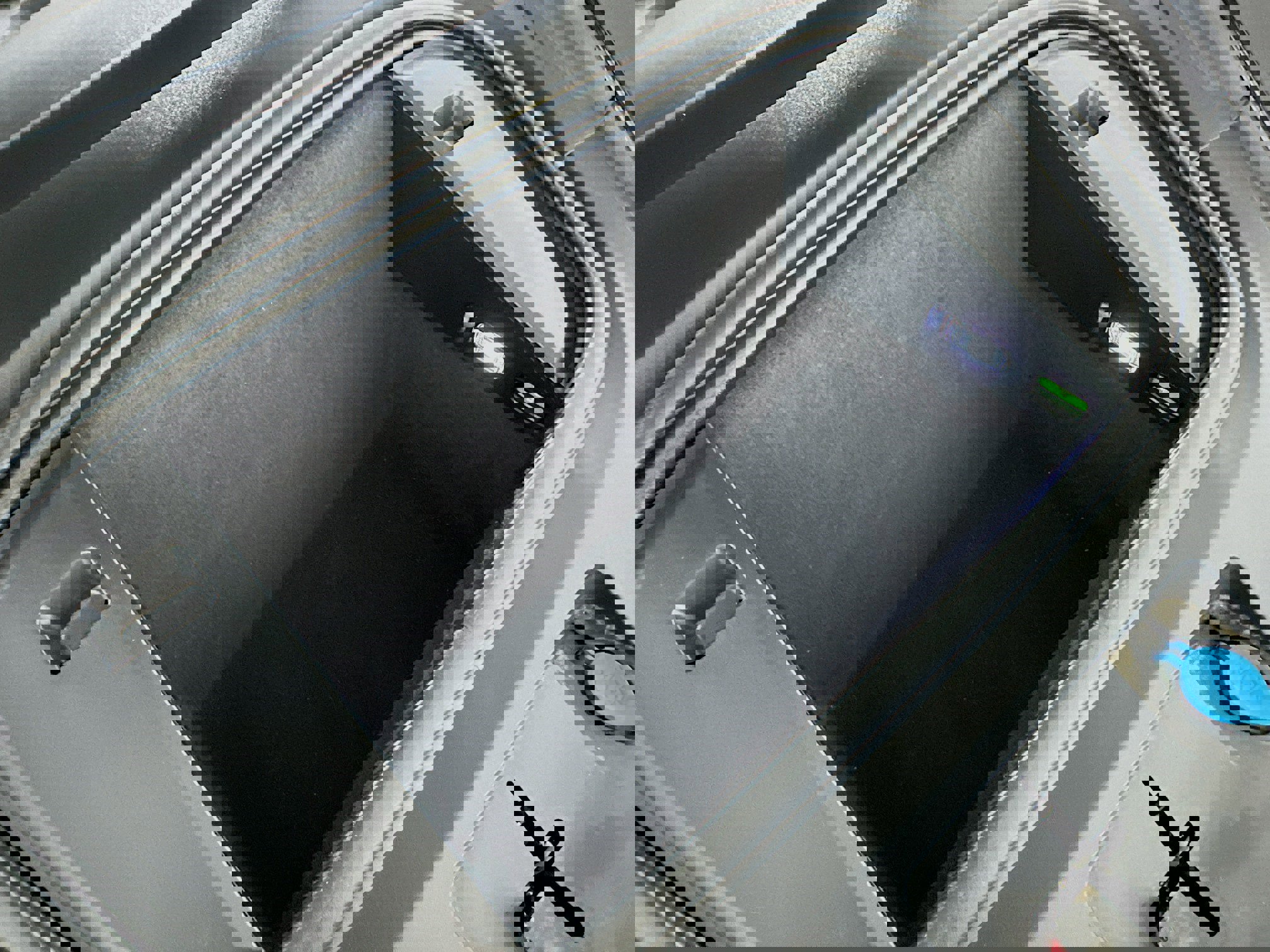 Used 2020 Porsche Taycan 4S image 32