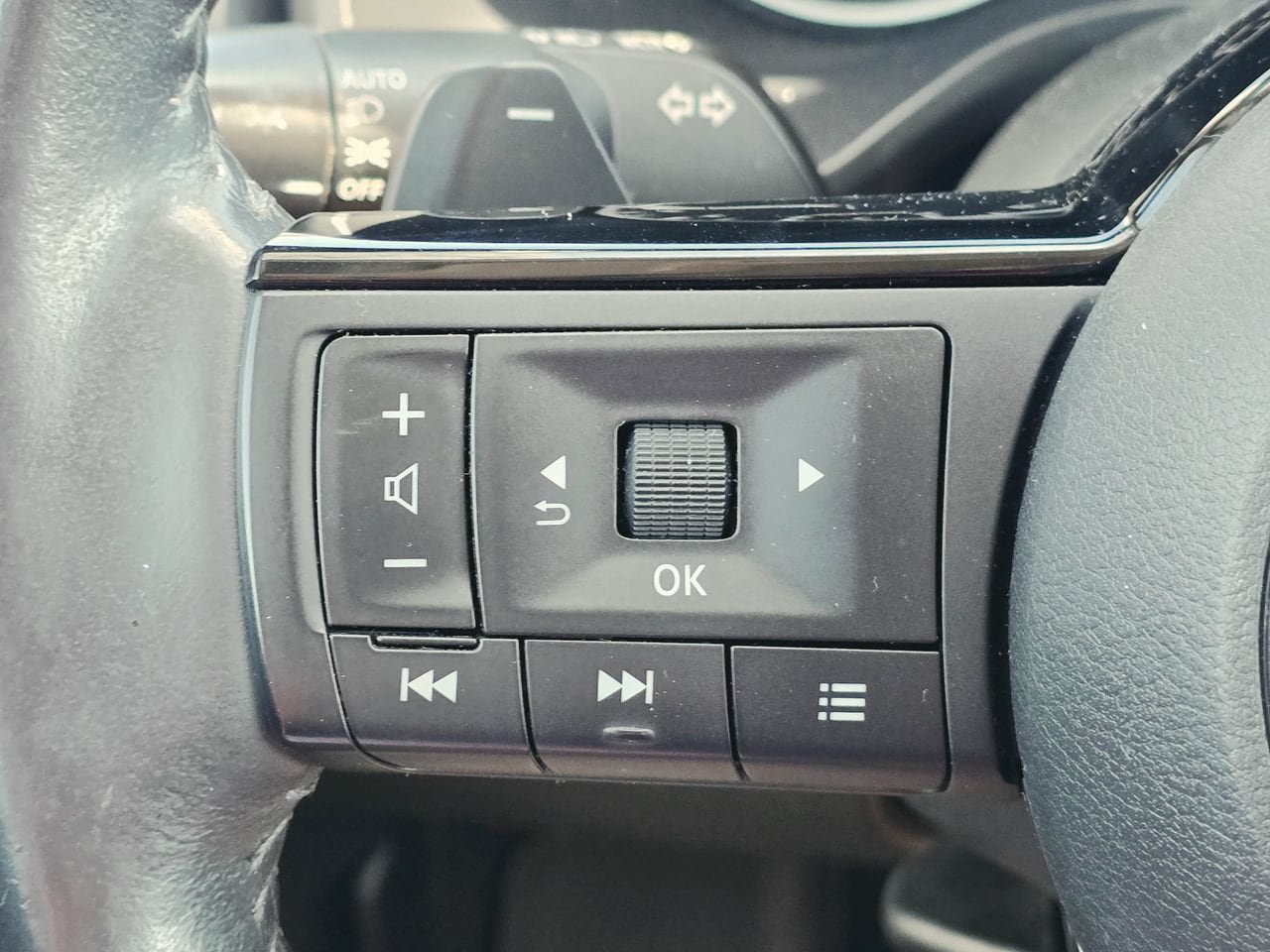 Used 2023 Nissan Rogue SV w/ SV Premium Package AWD/4WD image 20