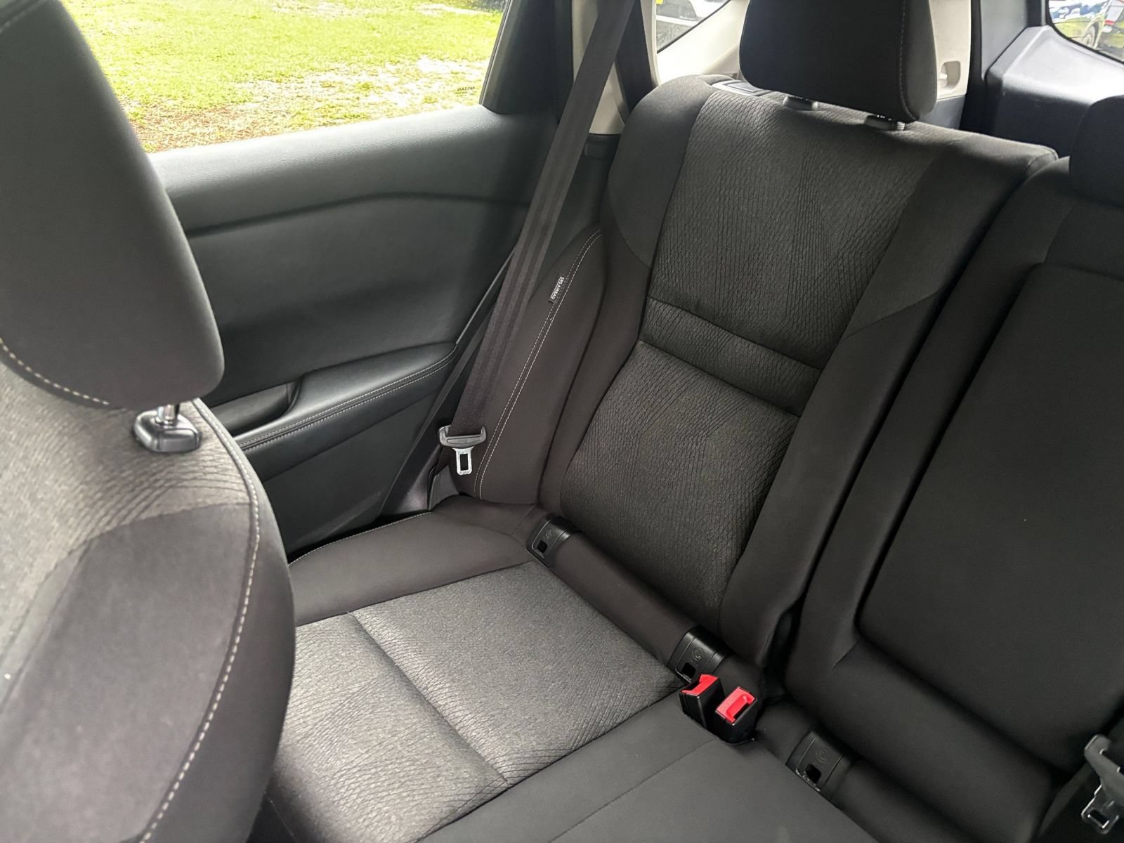 Used 2025 Nissan Rogue SV FWD image 39
