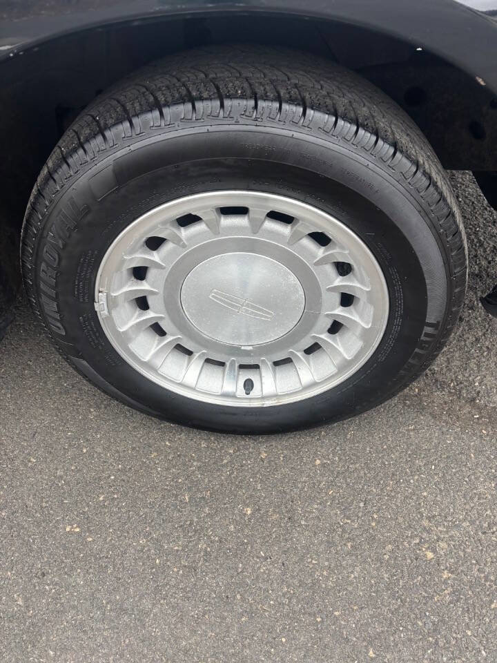 Used 2000 Lincoln Town Car Executive image 14