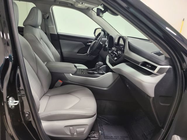 Certified 2026 Toyota Highlander XLE AWD/4WD image 16