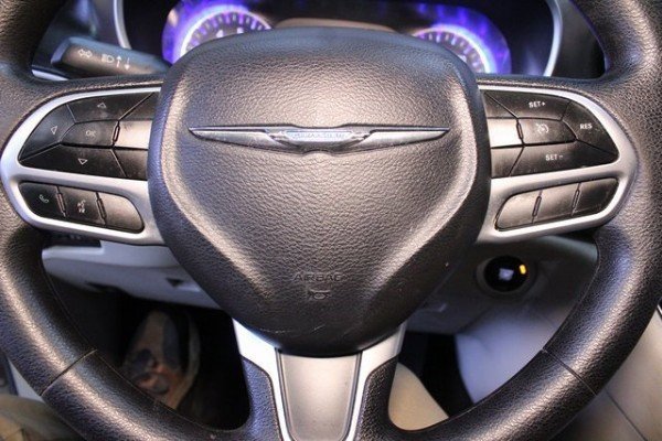 Used 2020 Chrysler Voyager Lxi image 24