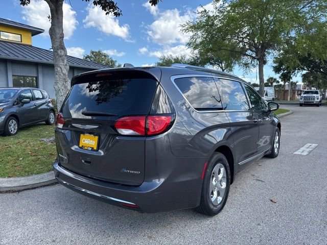 Used 2018 Chrysler Pacifica Touring-L FWD image 7