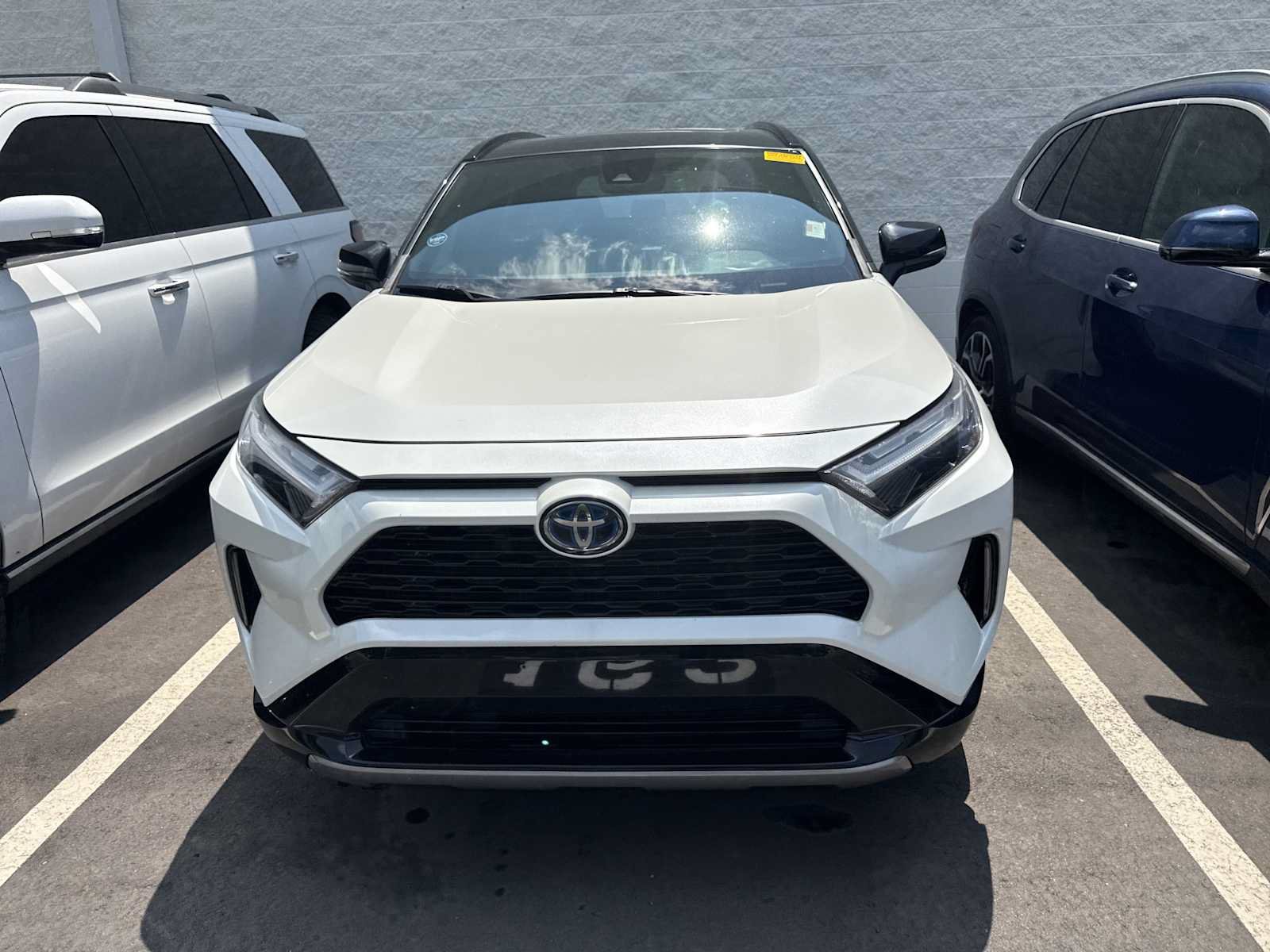 Used 2022 Toyota RAV4 XSE AWD/4WD image 38