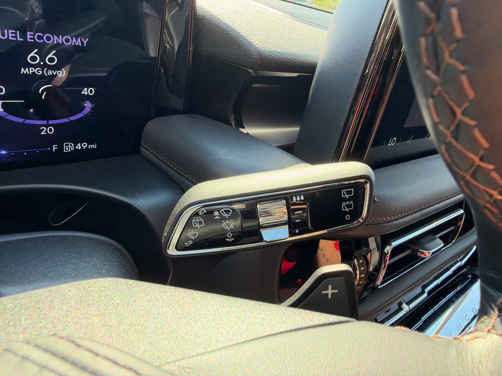 New 2027 Lincoln Aviator AWD image 19