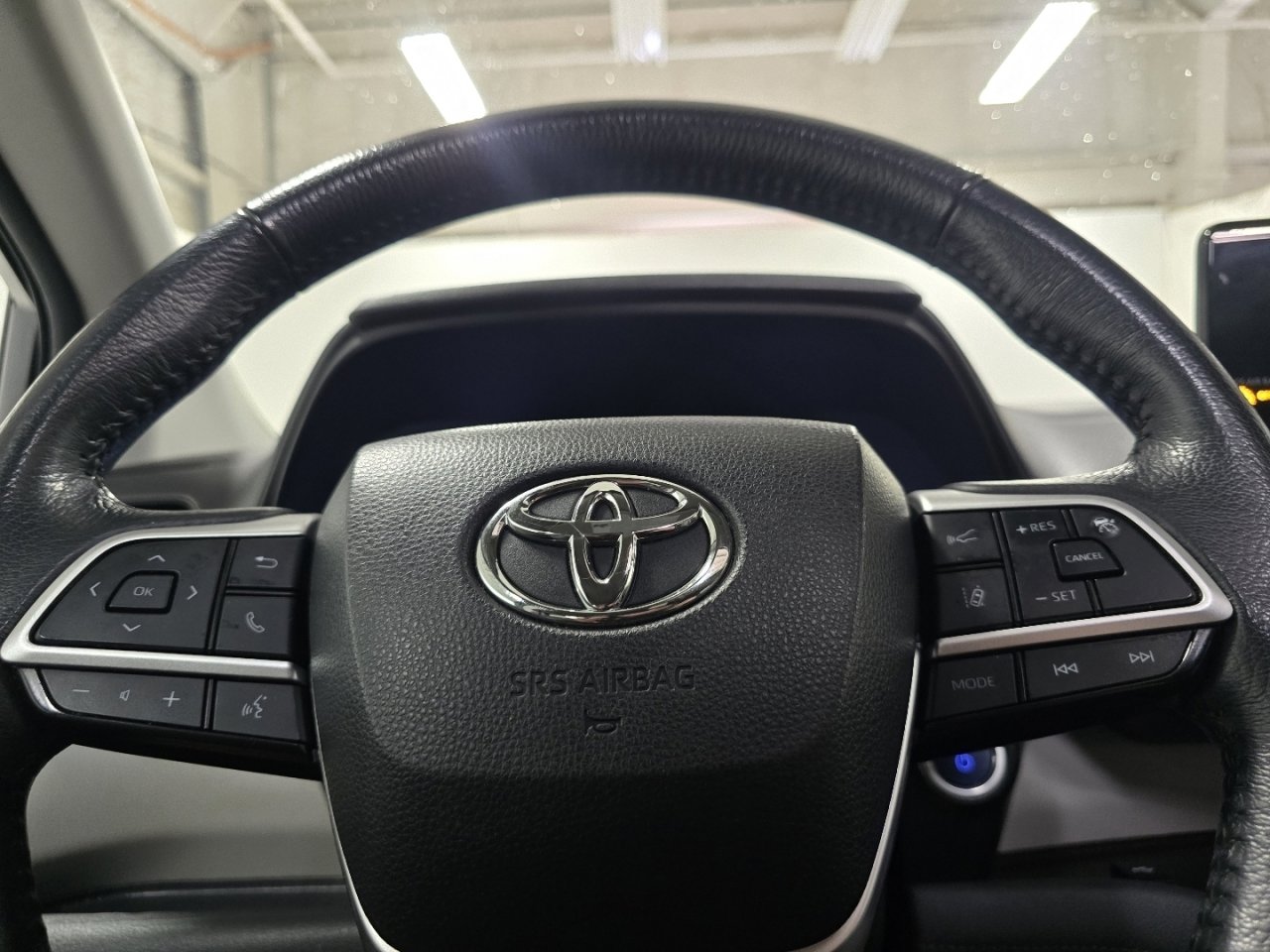 Certified 2024 Toyota Sienna XLE image 26