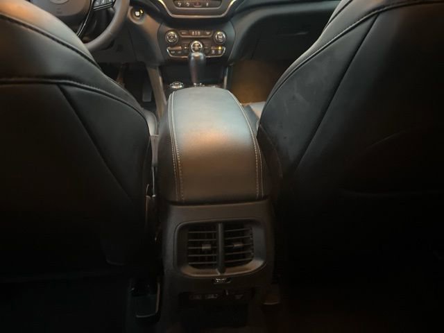 Used 2023 Jeep Cherokee Altitude Lux image 15