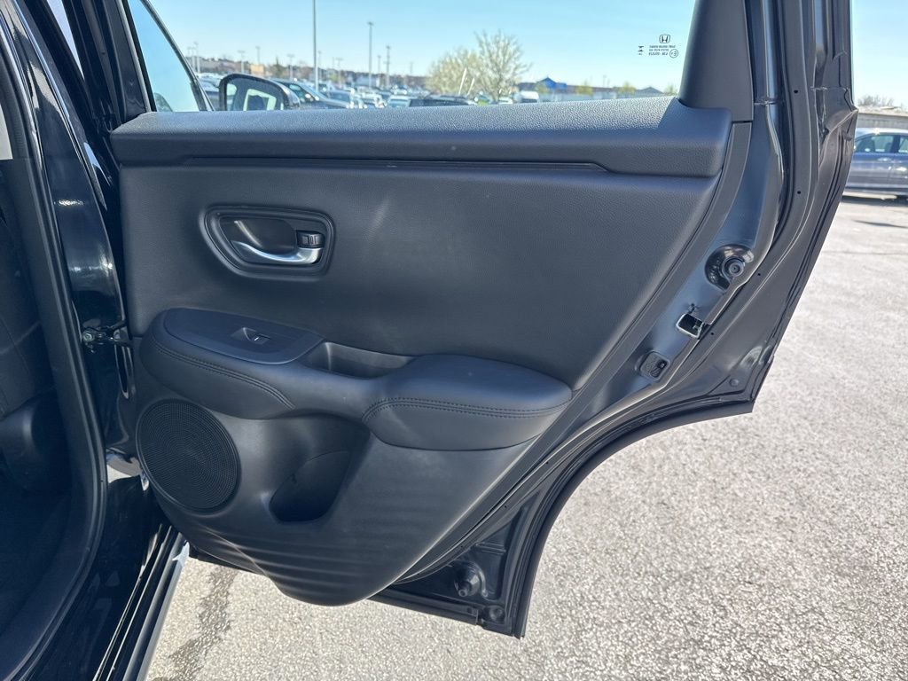 Used 2025 Honda HR-V LX image 32