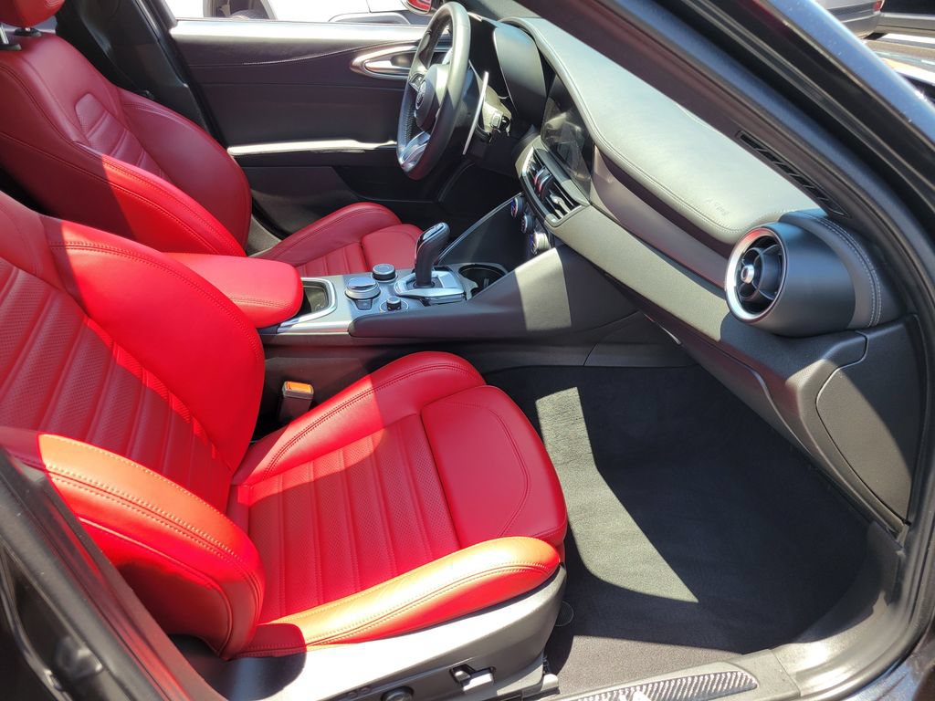Used 2024 Alfa Romeo Giulia Veloce RWD image 19
