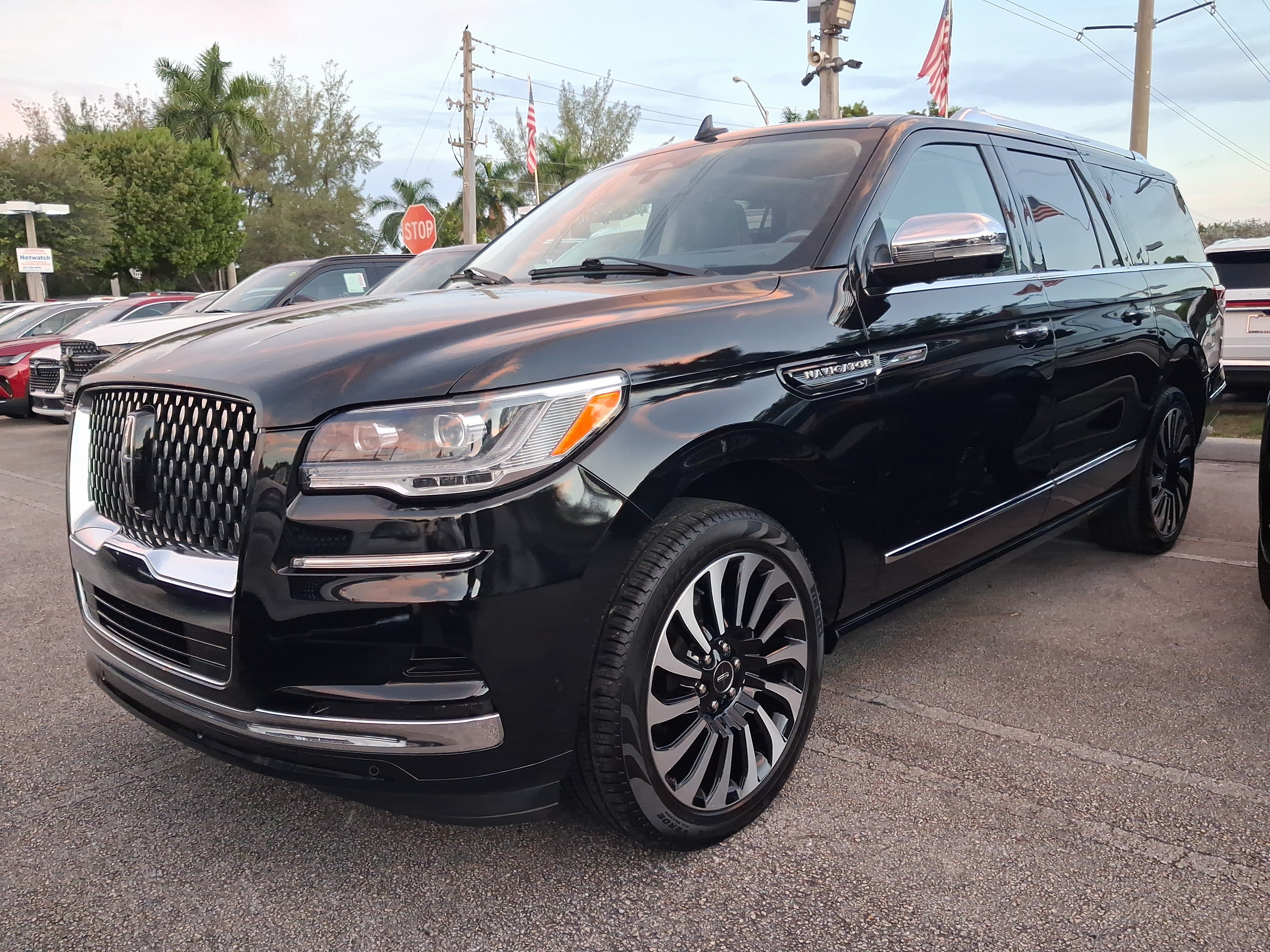 Certified 2022 Lincoln Navigator L Black Label AWD/4WD image 2