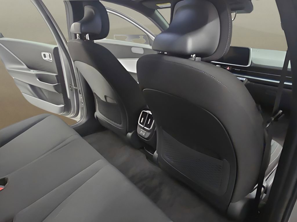 Used 2024 Hyundai Ioniq 6 SE RWD image 17