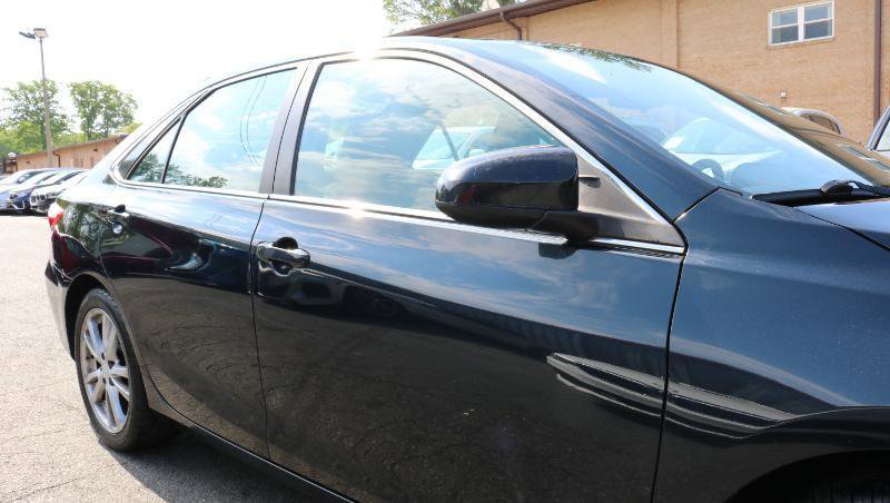 Used 2015 Toyota Camry XLE FWD image 3
