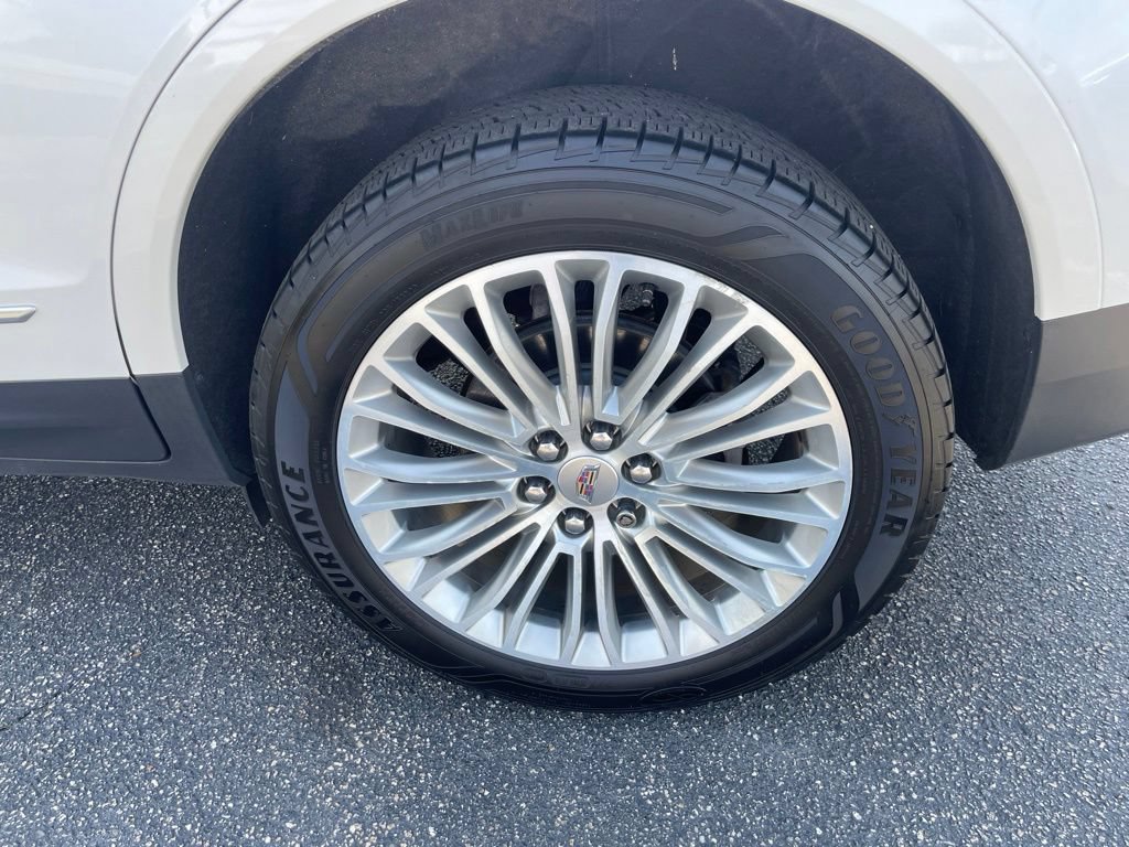 Used 2018 Cadillac XT5 Luxury AWD/4WD image 4