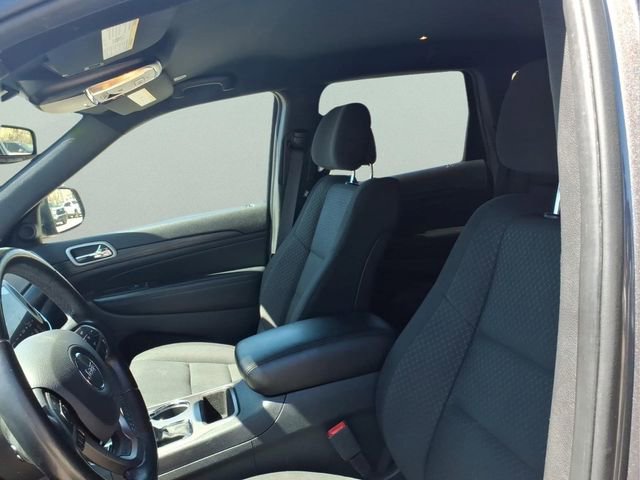 Used 2019 Jeep Grand Cherokee Laredo w/ Security & Convenience Group AWD/4WD image 12