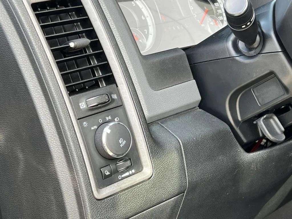 Used 2015 RAM 1500 Express image 23