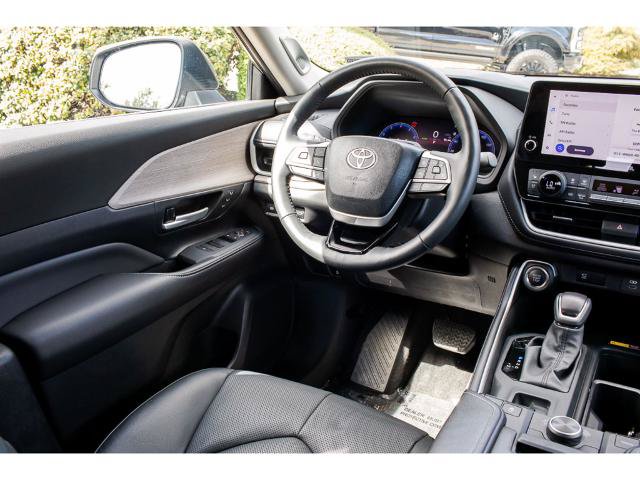 Used 2025 Toyota Grand Highlander AWD image 14