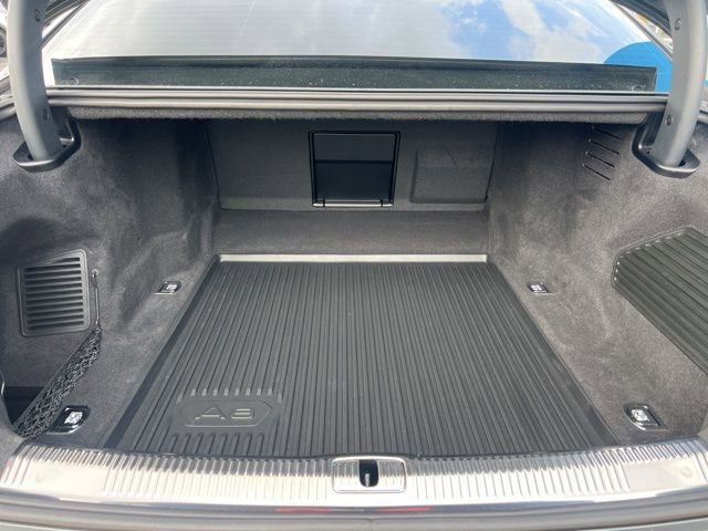 Used 2024 Audi S8 image 28