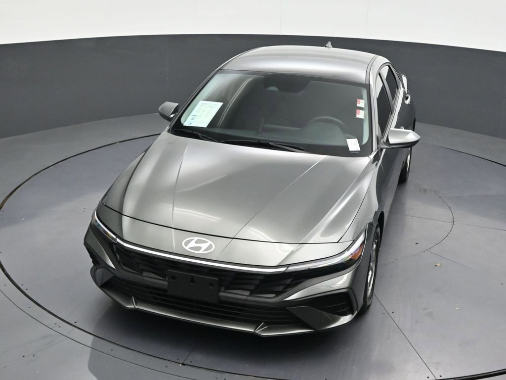 Used 2025 Hyundai Elantra SE image 22