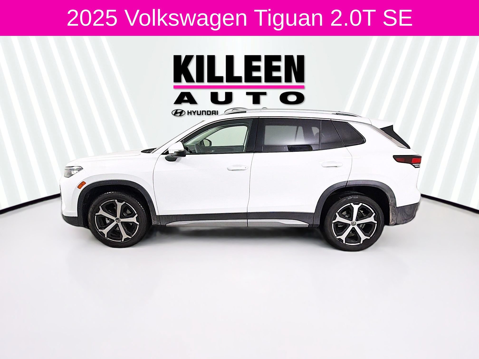 Used 2025 Volkswagen Tiguan SE FWD image 4
