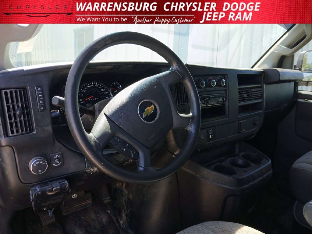 Used 2017 Chevrolet Express 2500 Extended RWD image 15