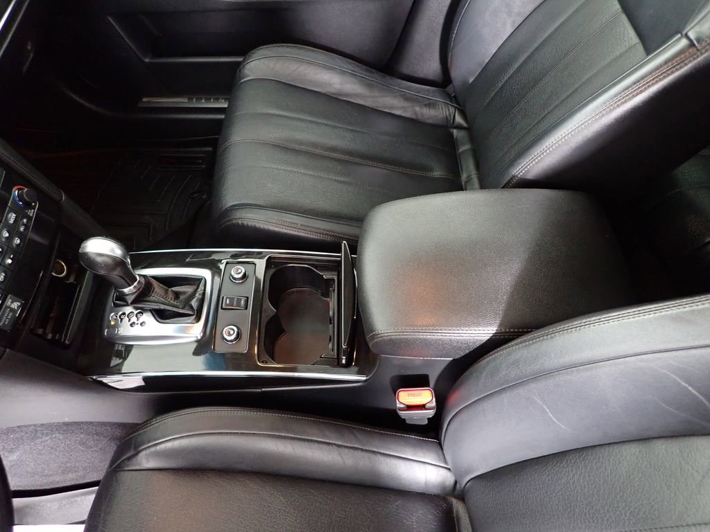 Used 2017 INFINITI QX70 AWD w/ Premium Package image 28