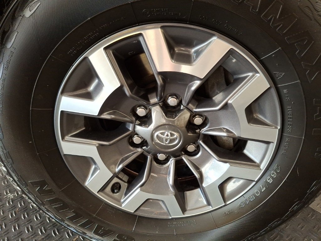 Used 2023 Toyota Tacoma TRD Off-Road image 4