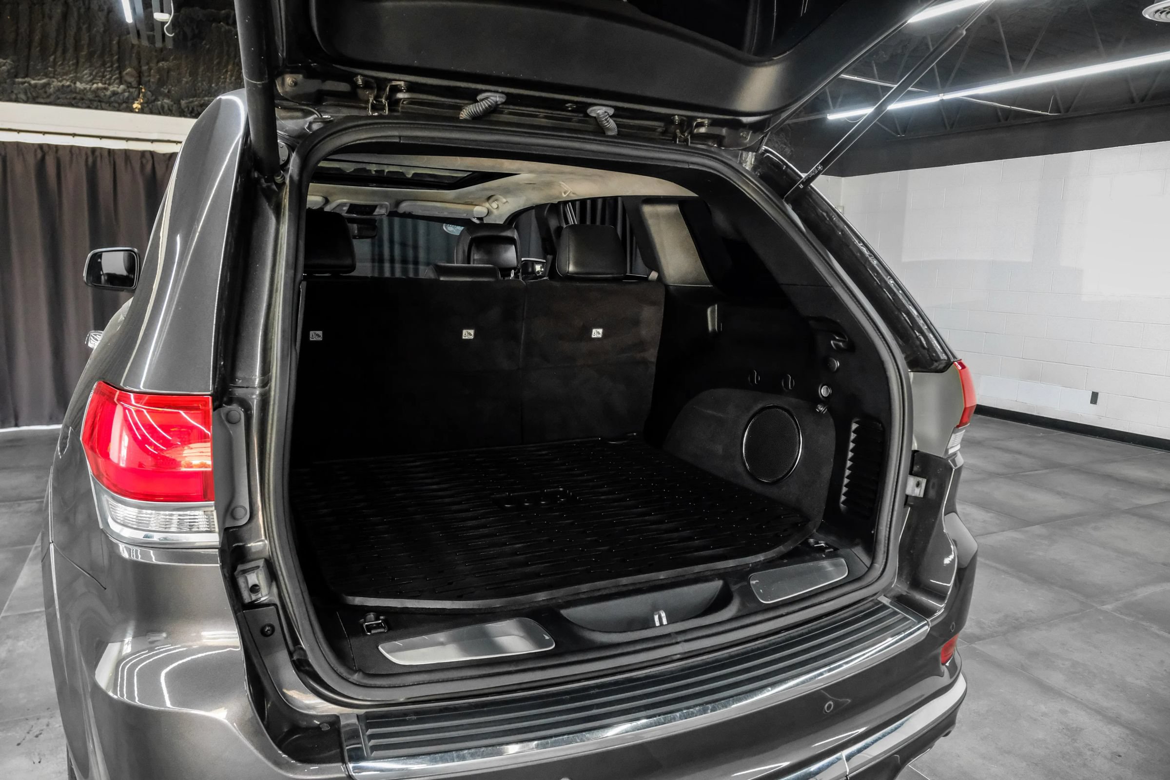 Used 2021 Jeep Grand Cherokee Summit AWD/4WD image 62