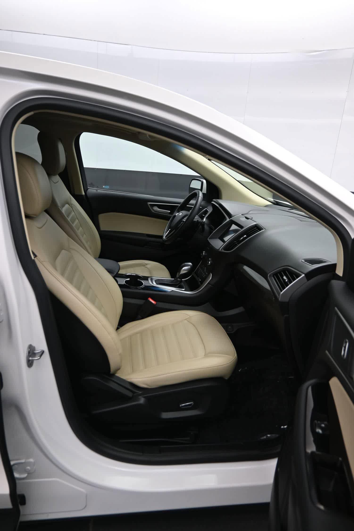 Used 2018 Ford Edge SEL w/ Equipment Group 201A image 11