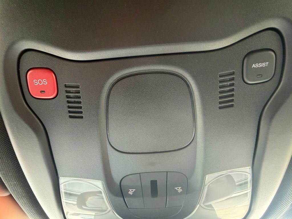 Used 2020 Jeep Renegade Altitude image 29