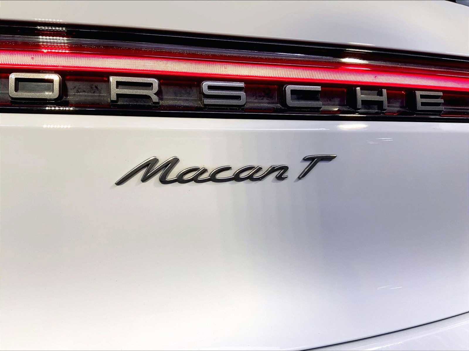 Certified 2023 Porsche Macan Turbo image 35