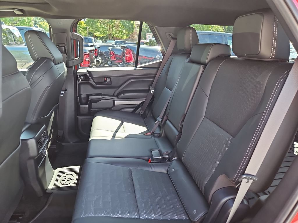 Used 2025 Toyota 4Runner TRD Off-Road Premium AWD/4WD image 14